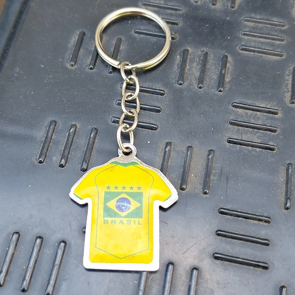 Brasil shirt keychain